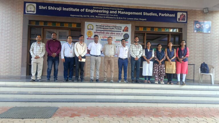 PECPL team with faculty members at Shri Shivaji Institute of Engineering and Management Studies, Parbhani